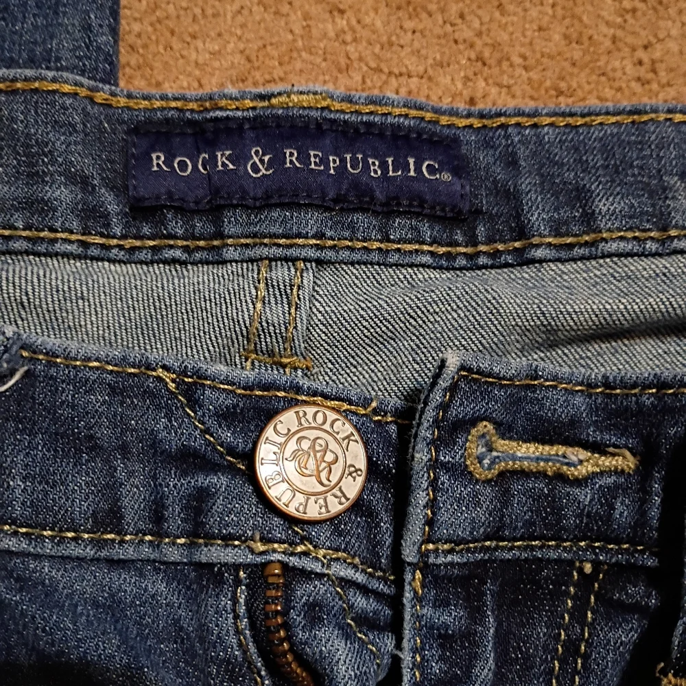 Rock And Republic Ladies Jeans - Picture 3 of 4